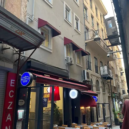 דירה Sahin Pera 1 Stylish 2br 3ac Near Istiklal Street איסטמבול