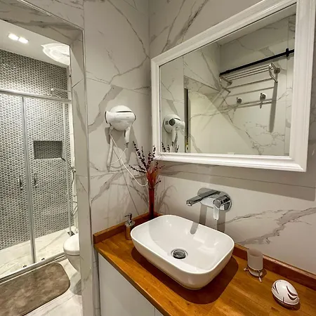 Daire Sahin Pera 1 Stylish 2br 3ac Near Istiklal Street İstanbul